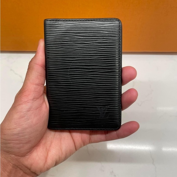 Small leather good LV and gucci - Picture 13 of 14